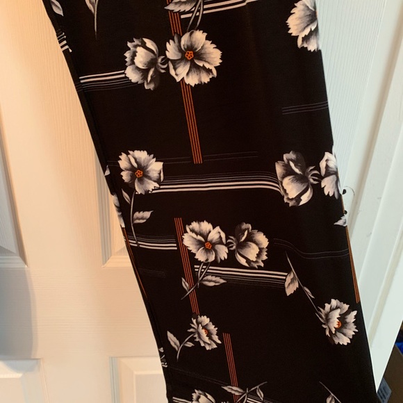 SOLD Alfani ladies palazzo pants - Picture 3 of 6